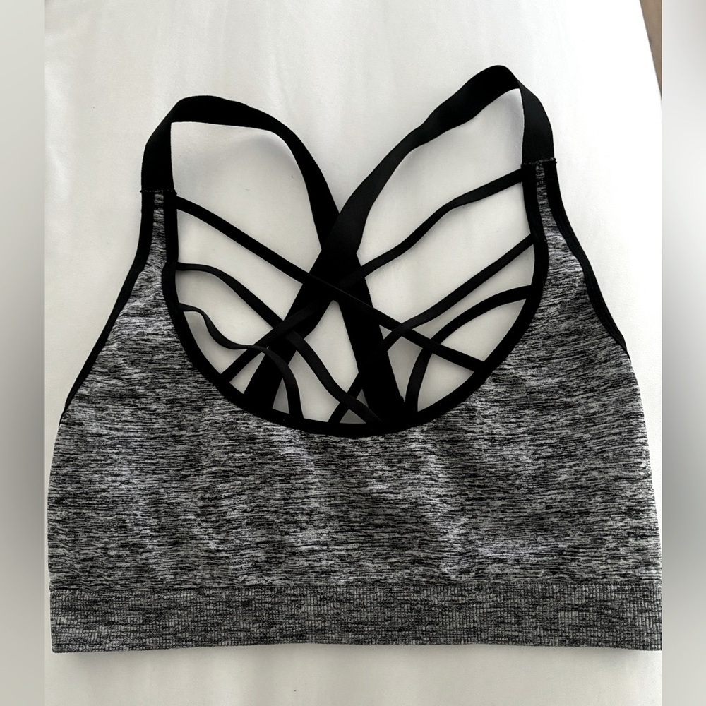 VS Sport Strappy Bra L